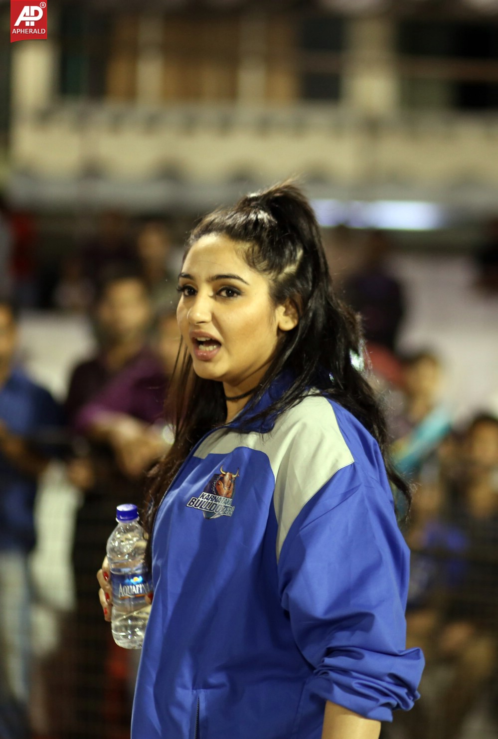 Karnataka Bulldozers Vs Mumbai Heroes Match